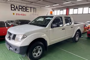Nissan Navara 2.5 dCi 4x4 Gancio PERMUE RATE