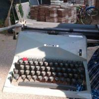 MACCHINA DA SCRIVERE OLIVETTI