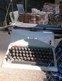 MACCHINA DA SCRIVERE OLIVETTI