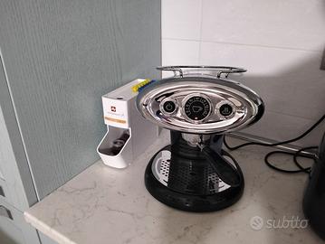 macchina per caffè illy professional