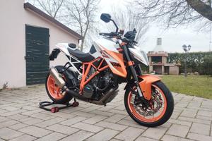 KTM Superduke 1290 R SE