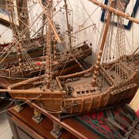 Velieri in legno fatti a mano