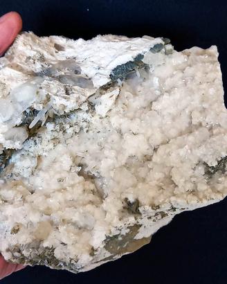 X20 QUARZO con DOLOMITE (Traversella Mine, Italia)