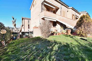 Villetta bifamiliare in splendida posizione