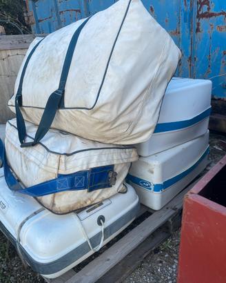 Zattera di salvataggio senza limti barca in STOCK