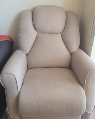 Poltrona relax motorizzata con sistema lift