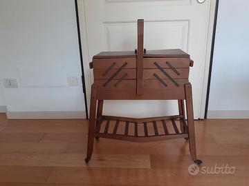 Mobile da cucito con manico e piedini, anni '60