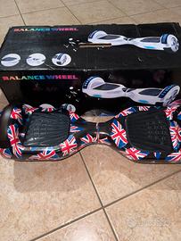 Hoverboard esteticamente nuovo.