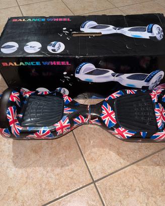 Hoverboard esteticamente nuovo.