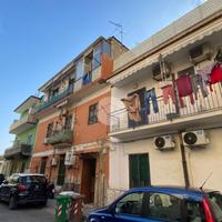 2 LOCALI A NAPOLI