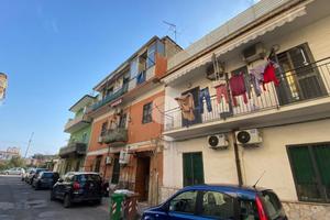 2 LOCALI A NAPOLI