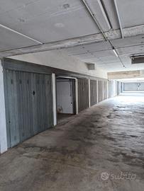 Box Auto 11 mq a Monza - Comodo e Accessibile