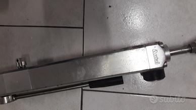 Tendipaterazzo idraulico Antal 