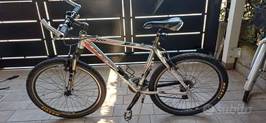Montain bike telaio alluminio..