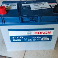 BATTERIA AUTO BOSCH PRATICAMENTE NUOVA 45Ah