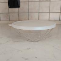 Contenitore Tupperware con coperchio 