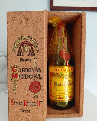 Bottiglia di Cardinal Mendoza fine anni 80