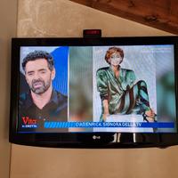 TV LG 37" LCD - Modello 37LH2000 funzionante. 