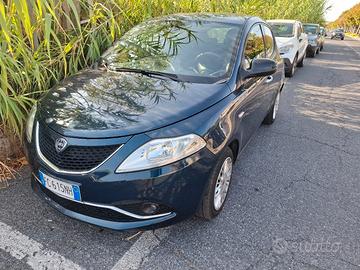 lancia ypsilon benzina gpl 2016