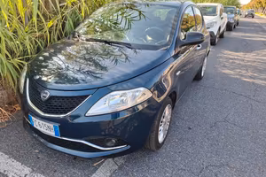 lancia ypsilon benzina gpl 2016