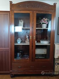 vetrina/libreria antica