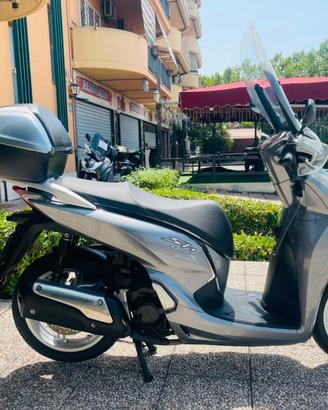 HONDA SH 300 i TUTTO INCLUSO ANCHE PASSAGGIO! MI