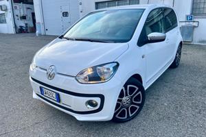 VW Up 1.0benz 2014 144.000km perfetta per neopaten