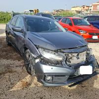 Honda Civic 4DR 1.5 turbo benzina 2020 incidentata