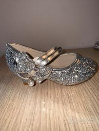 Scarpe argento con tacchetto taglia 27 per bimba