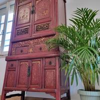 Armadio/cabina di origine tibetana