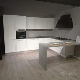 Cucina da expo' in legno di frassino