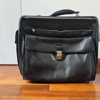Borsa 48h Piquadro in pelle nera con ruote