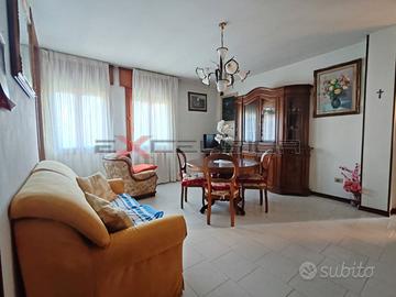 Trilocale al piano terra centralissimo