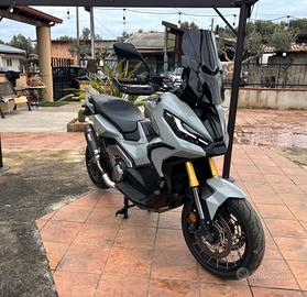 Xadv 750