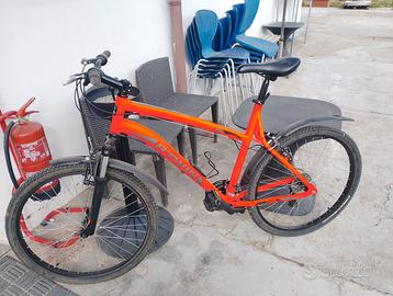 Bicicletta mountain bike Btwin Rockrider 340,