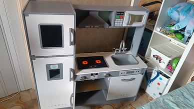 Cucina in legno per bambini