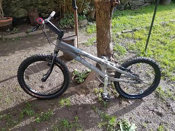 bicicletta da trial yaabbaa 499