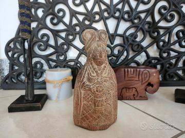 Figurina di una principessa del Sud America. Statu