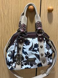 Borsa Coccinelle  a mano con tracolla