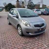 Toyota Yaris 1.0 5 porte
