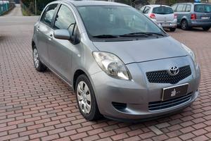 Toyota Yaris 1.0 5 porte