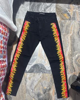 Jeans neri con disegno fiamme us 30 fr 40