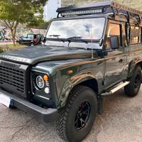 Land Rover Defender 90 2.4 TD4 Station Wagon S