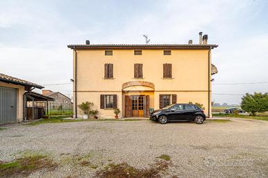 RUSTICO A REGGIO NELL'EMILIA