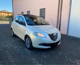 Lancia Ypsilon 1.2 5 porte GPL tetto apribile pell