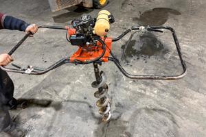 A261 - Trivella motore a scoppio Hitachi