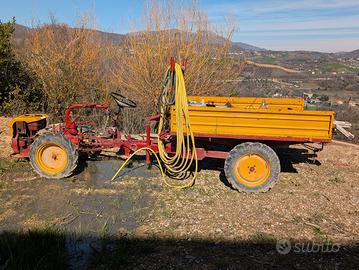 Trattore con cassone