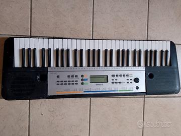 pianola elettrica Yamaha
