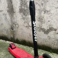 Monopattino con luci