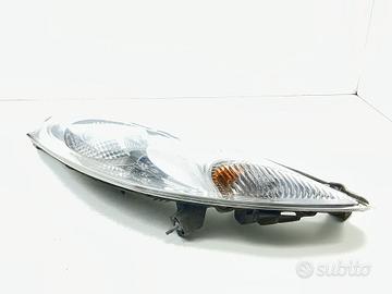 FARO ANTERIORE DESTRO NISSAN Juke 1° Serie 26120-